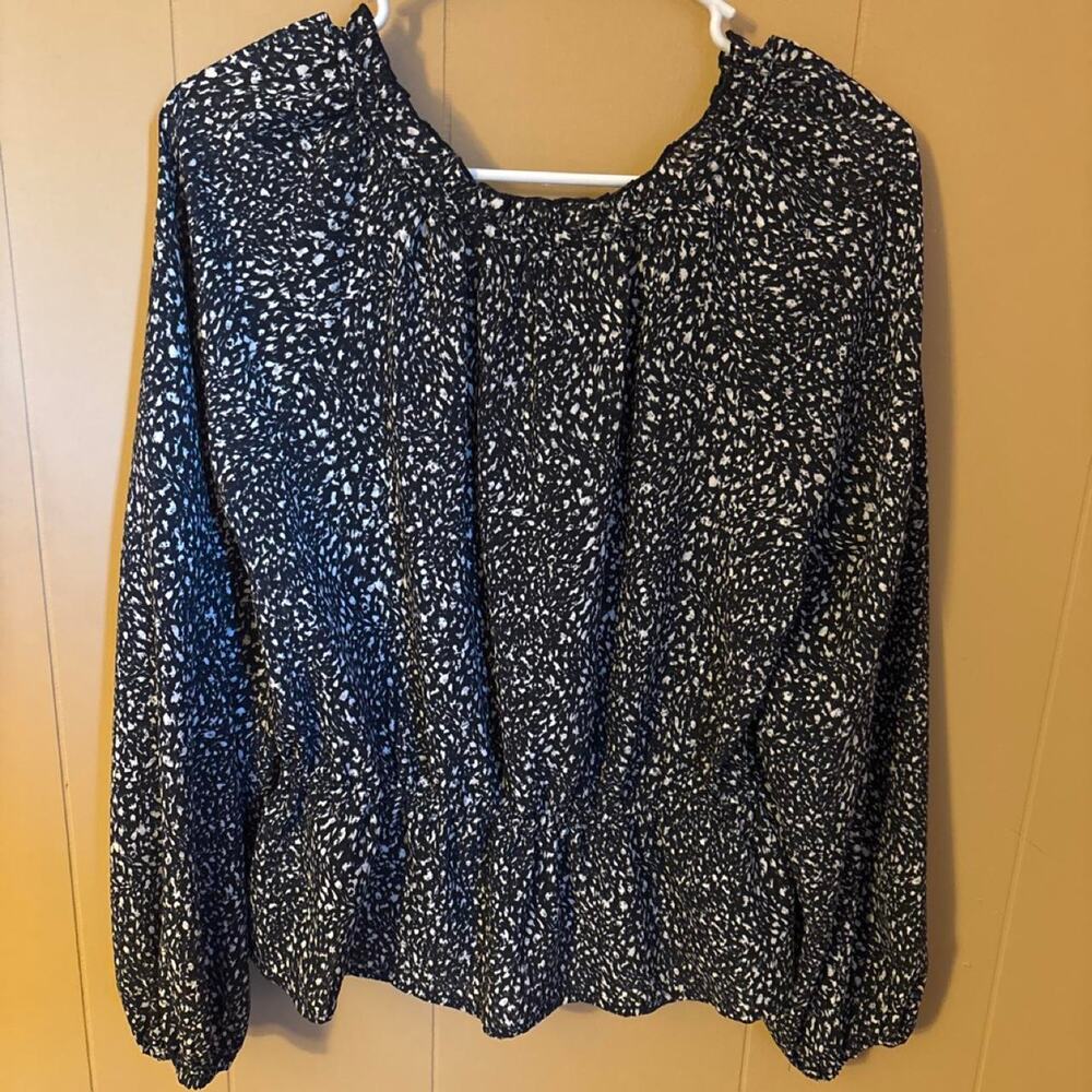 Black white speckled blouse - Picture 2 of 3